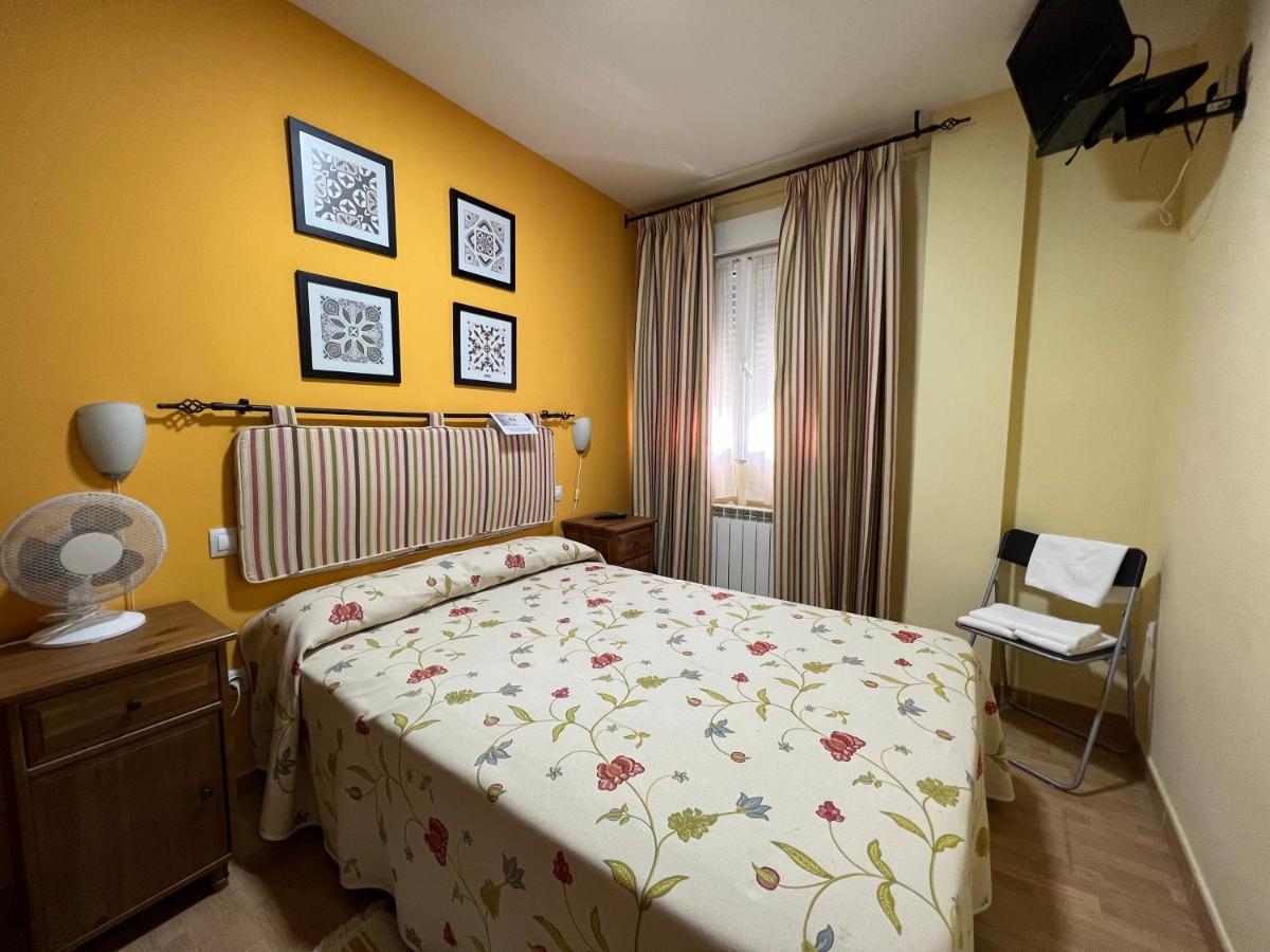 Hostal La Colmena Vicolozano Luaran gambar