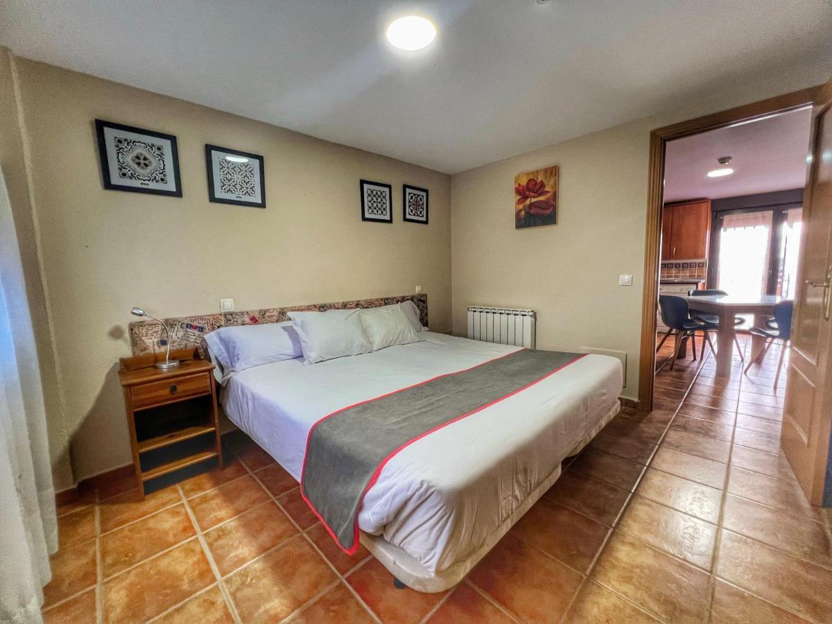 Hostal La Colmena Vicolozano Luaran gambar