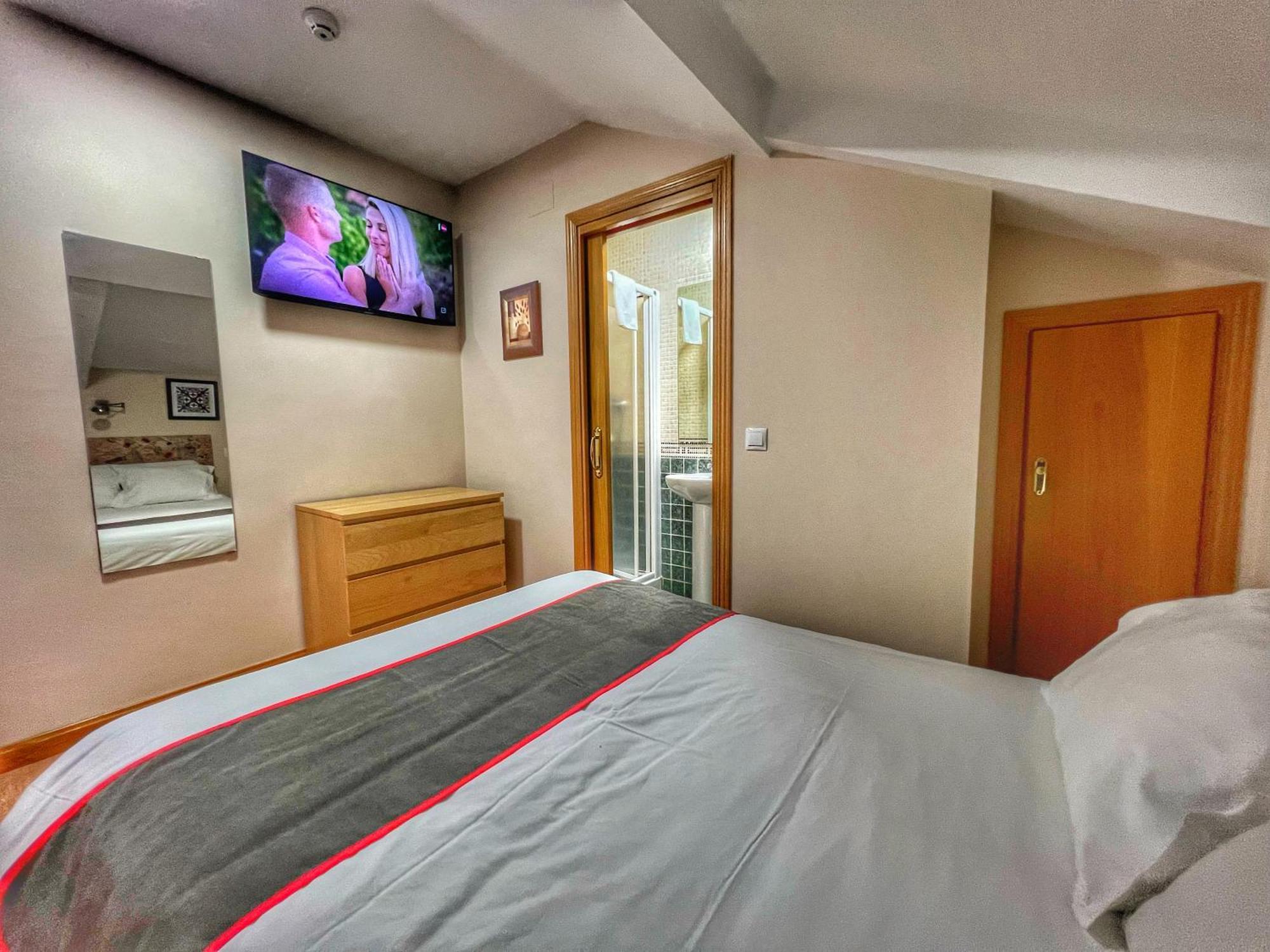 Hostal La Colmena Vicolozano Luaran gambar