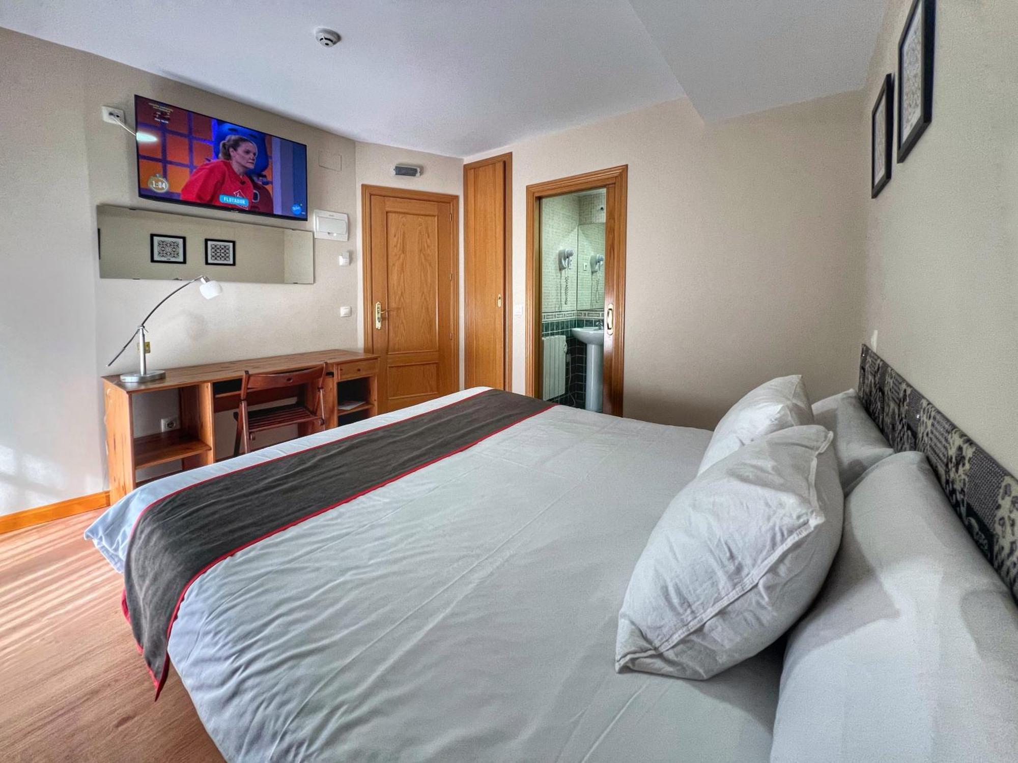 Hostal La Colmena Vicolozano Luaran gambar