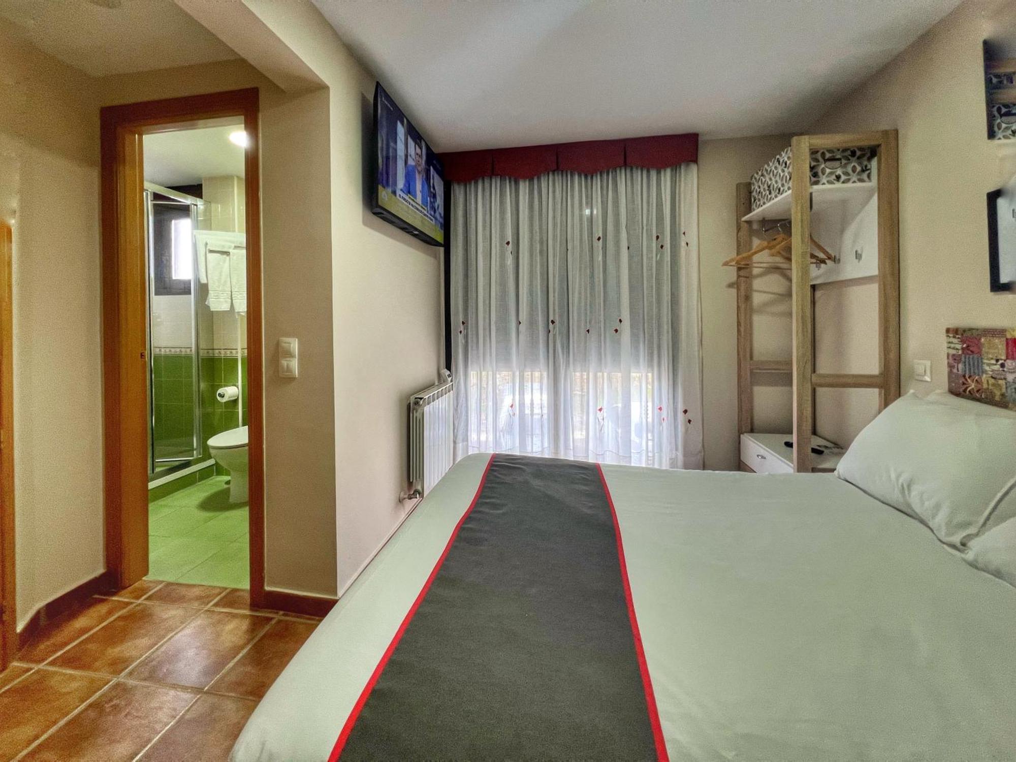 Hostal La Colmena Vicolozano Luaran gambar