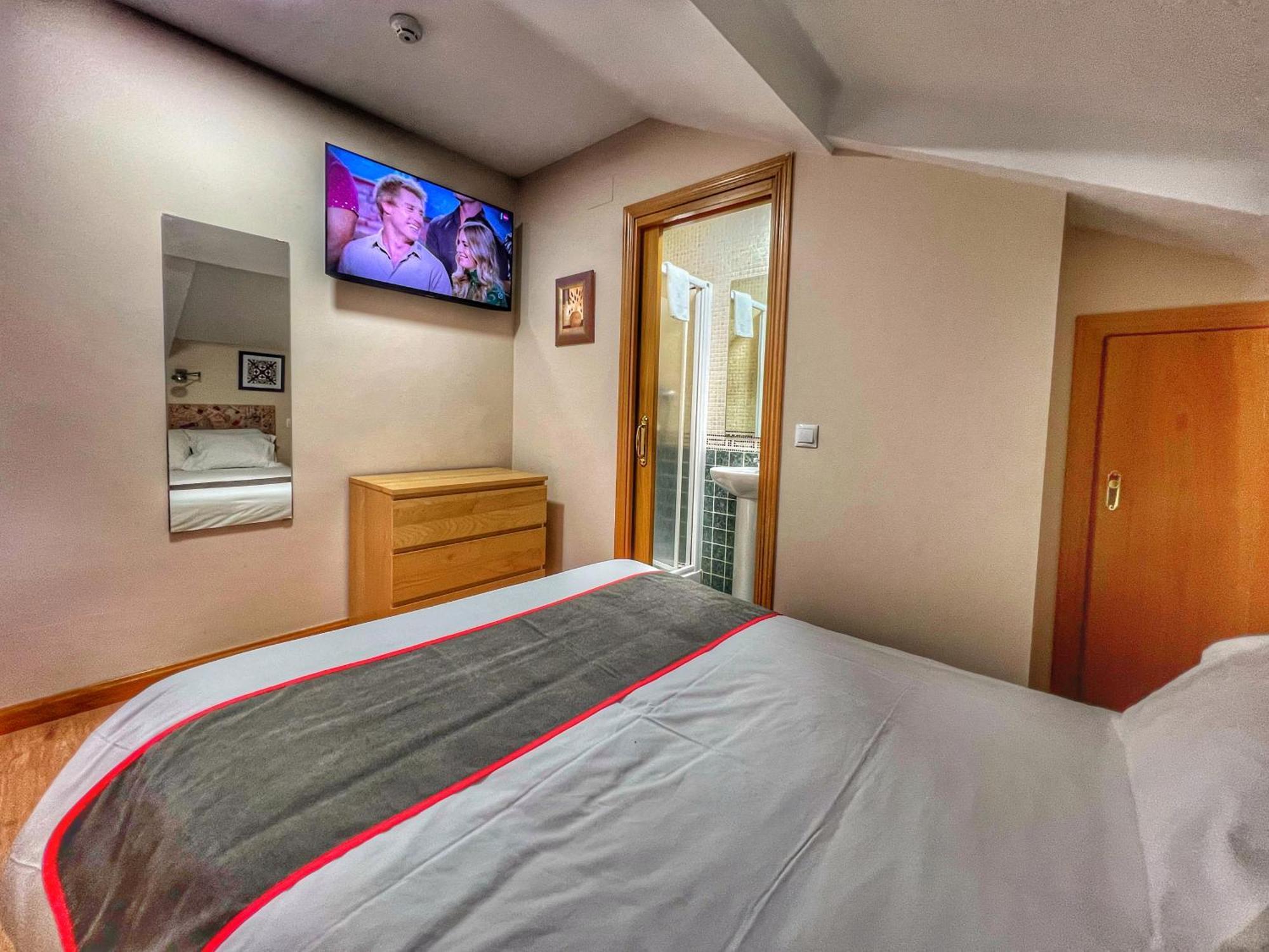 Hostal La Colmena Vicolozano Luaran gambar