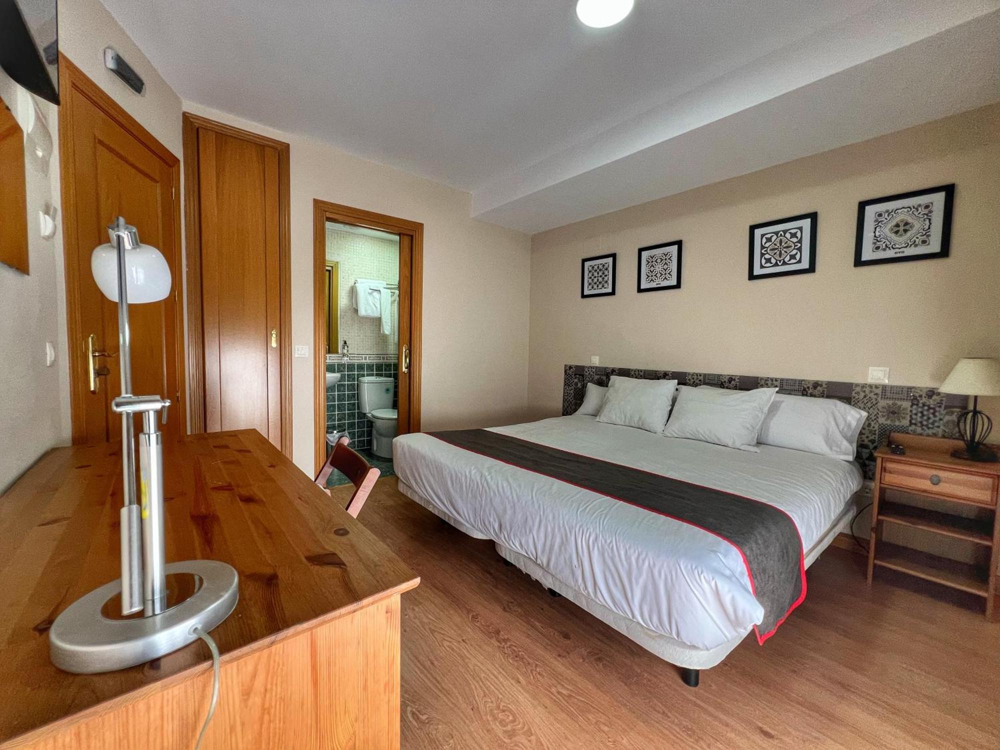 Hostal La Colmena Vicolozano Luaran gambar