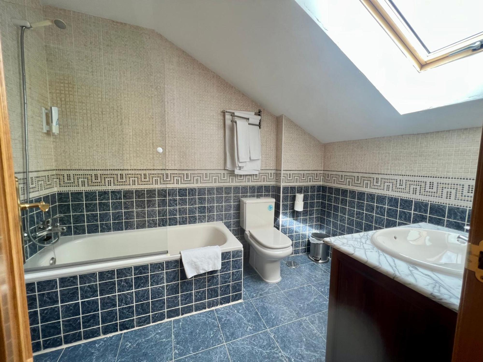Hostal La Colmena Vicolozano Luaran gambar