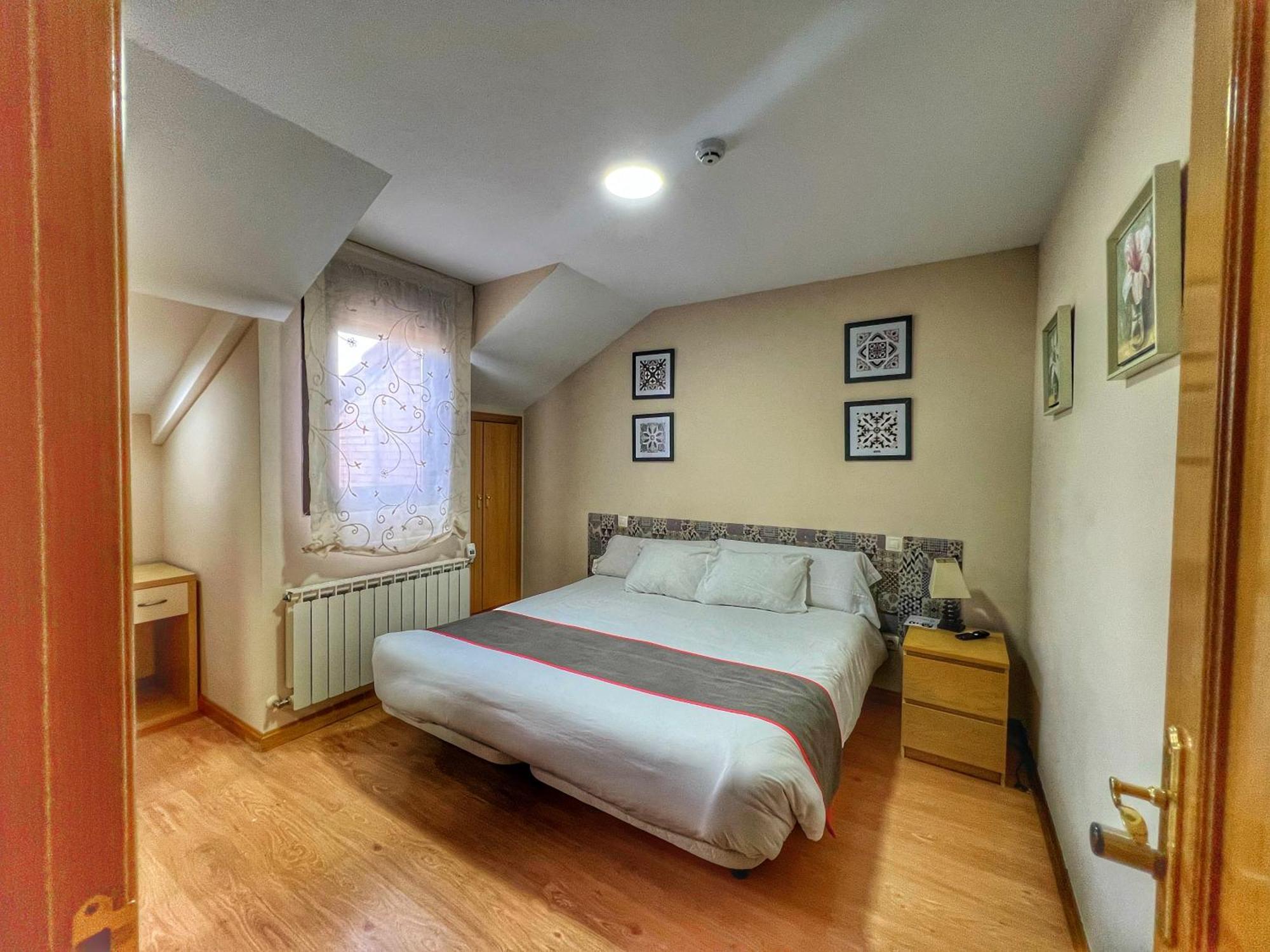 Hostal La Colmena Vicolozano Luaran gambar