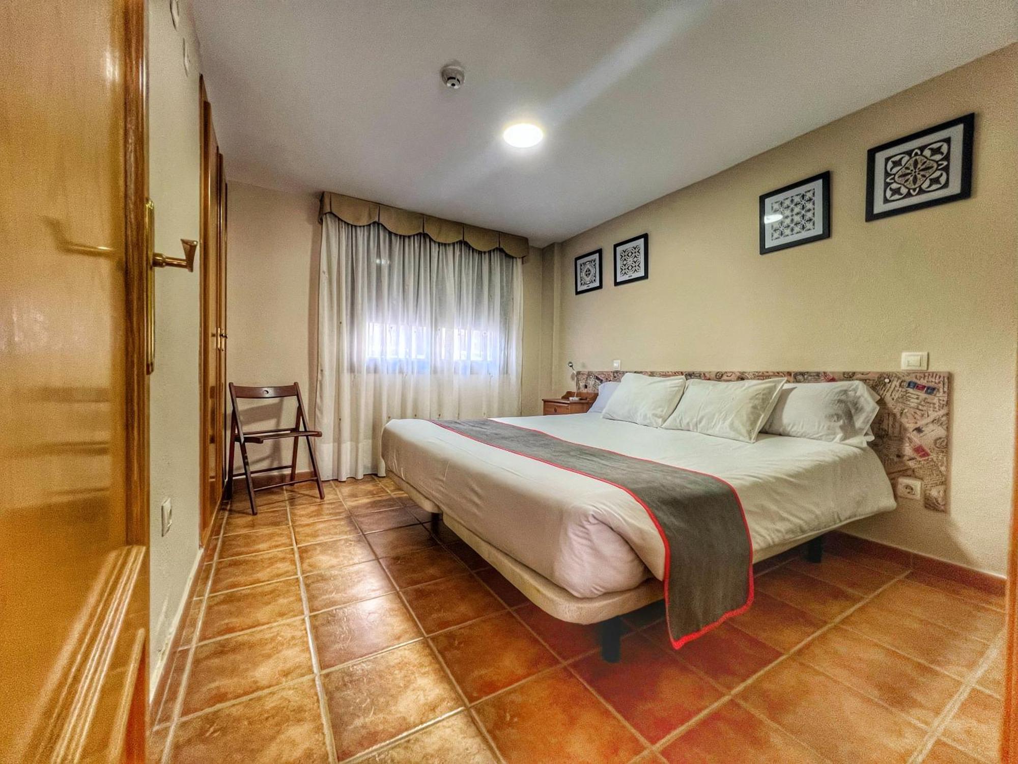 Hostal La Colmena Vicolozano Luaran gambar