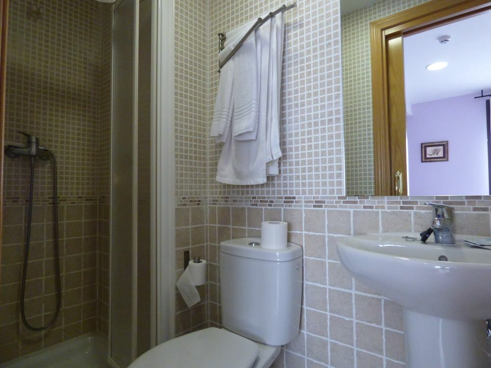 Hostal La Colmena Vicolozano Luaran gambar